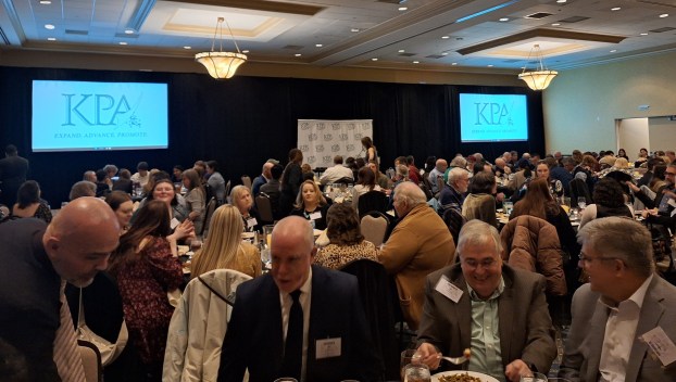 Attendees of the Kentucky Press Association's 2025 annual gathering congregate at the Hyatt Regency in Lexington. (David Mamaril Horowitz / Daily News)