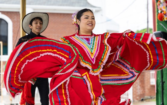 Benjamin Rodriguez and Betania Gomez perform a “sol de la negra” dance during the biannual BG Fiestaval on Clay Street on Saturday, May 3, 2025. The weekend-long fiesta included traditional Latino and Hispanic dances and music, authentic food from multiple vendors, piñatas, karaoke, contests, games and more.
GRACE MCDOWELL / DAILY NEWS