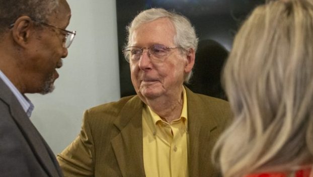 Picture of U.S. Sen. Mitch McConnell speaking to attendees of the Wednesday Bowling Green Rotary Club event at the Bowling Green Country Club